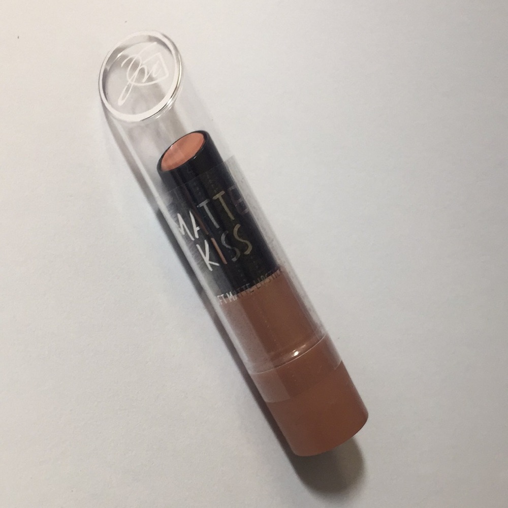 Matte Kiss lipstick honey